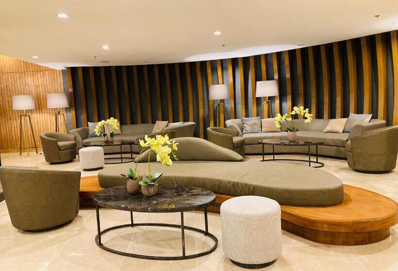 اتاق لوکس با بالکن, Shore Residences Moa Dynastel Staycation