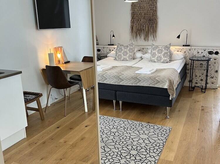 استودیوی لوکس, Halmstad Gårdshotell