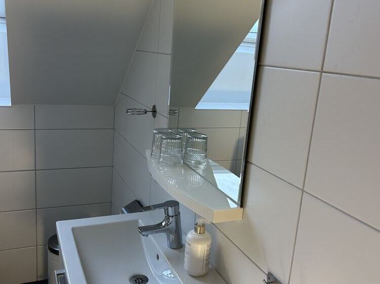 استودیوی استاندارد, Halmstad Gårdshotell