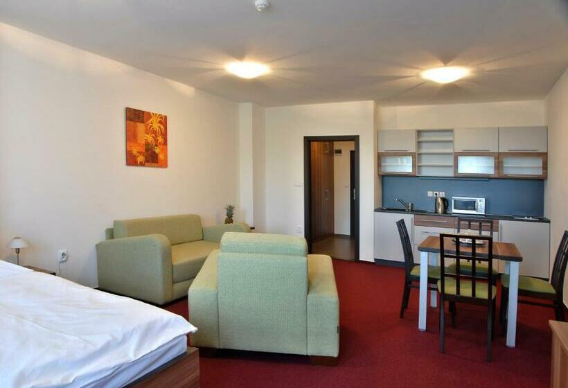استودیوی استاندارد, Apartmanovy Dom Familia Smokovec