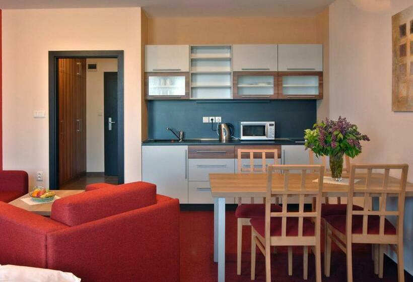 استودیوی استاندارد, Apartmanovy Dom Familia Smokovec