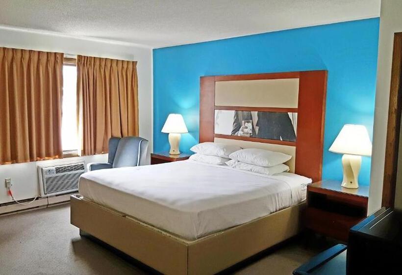 اتاق استاندارد با تخت بزرگ برای معلولان, Country Hearth Inn Iron Mountain