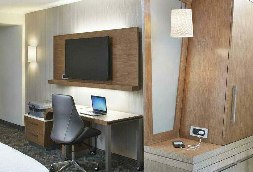 اتاق استاندارد با تخت بزرگ, Courtyard By Marriott Lake George