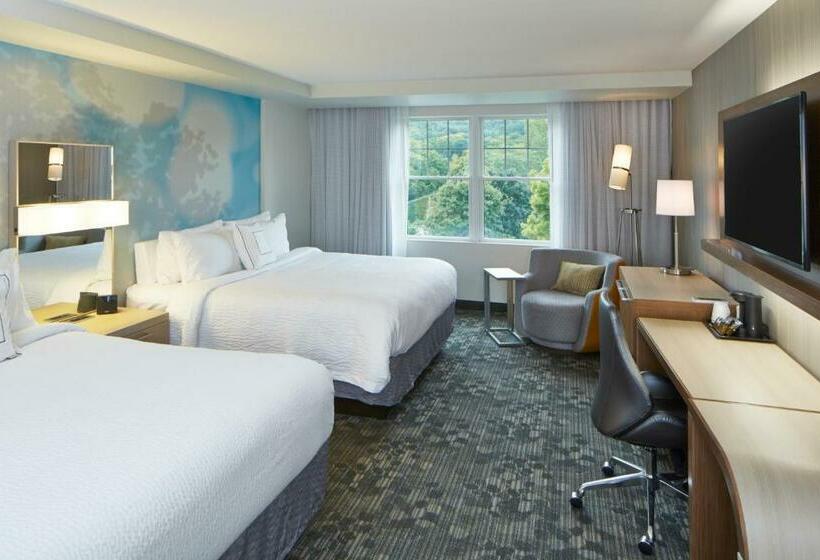 اتاق استاندارد با تخت بزرگ, Courtyard By Marriott Lake George