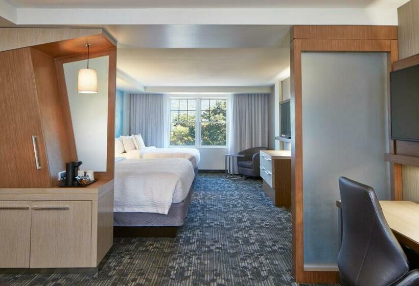 سوییت, Courtyard By Marriott Lake George