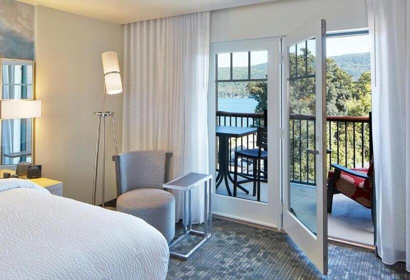 اتاق استاندارد با تخت بزرگ, Courtyard By Marriott Lake George