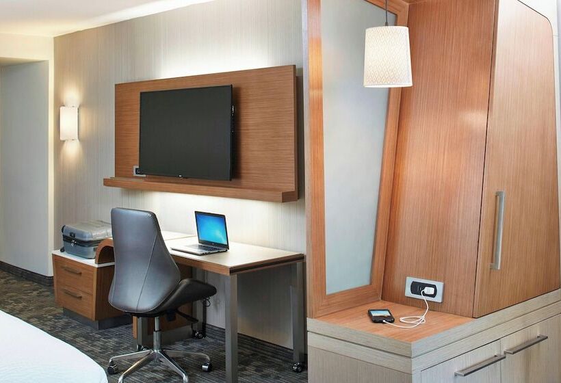 Suite with lake view, Courtyard By Marriott Lake George