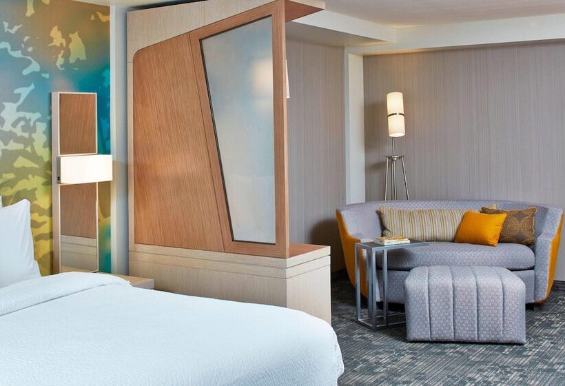 سوییت, Courtyard By Marriott Lake George