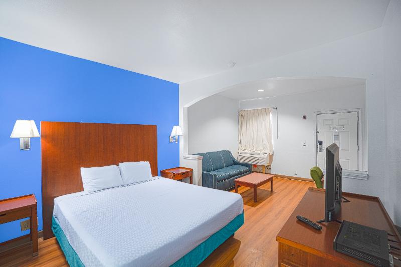 اتاق لوکس با تخت بزرگ, Island Inn