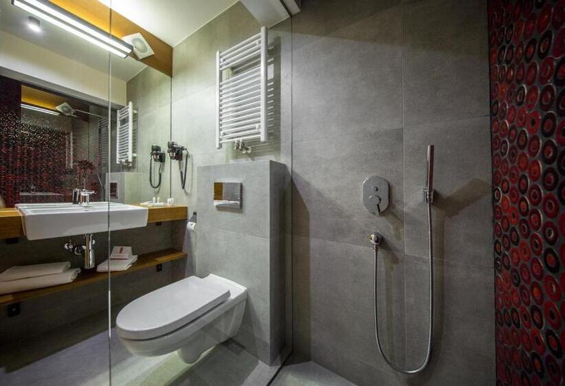 اتاق اکونومی, Kopieniec Fizjo  Med & Spa