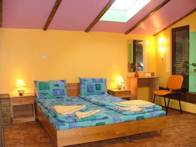 سوییت, Pension Flamingo