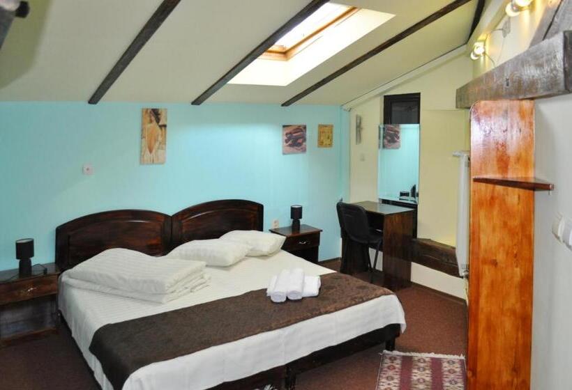 سوییت, Pension Flamingo