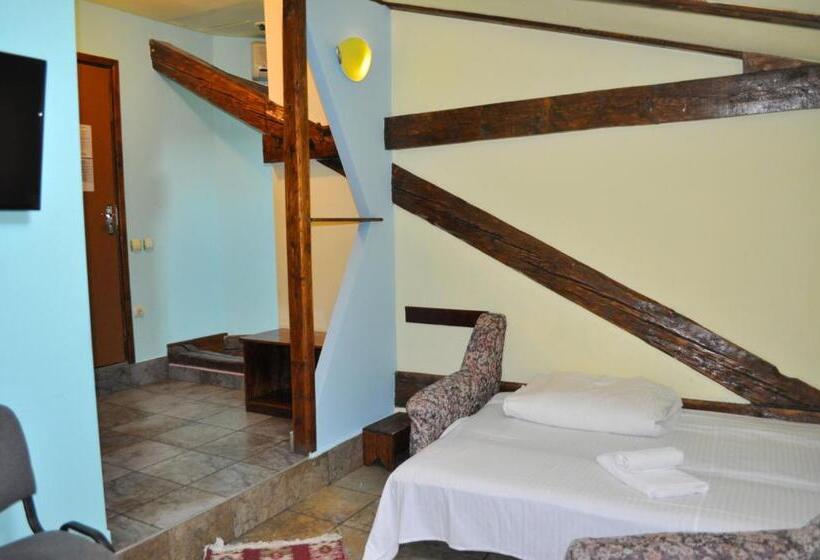 سوییت, Pension Flamingo