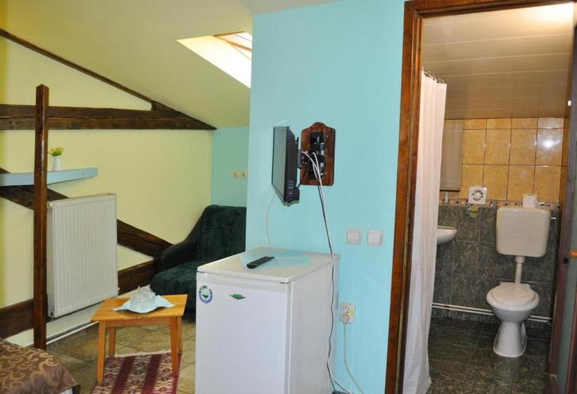سوییت, Pension Flamingo