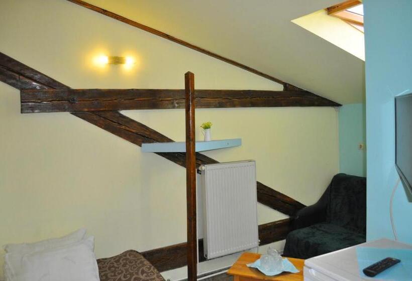 سوییت, Pension Flamingo