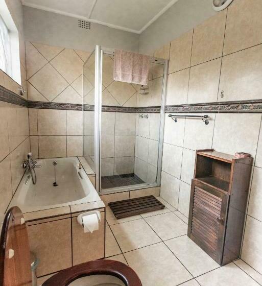 اتاق استاندارد, Selati 103 Guest Cottages