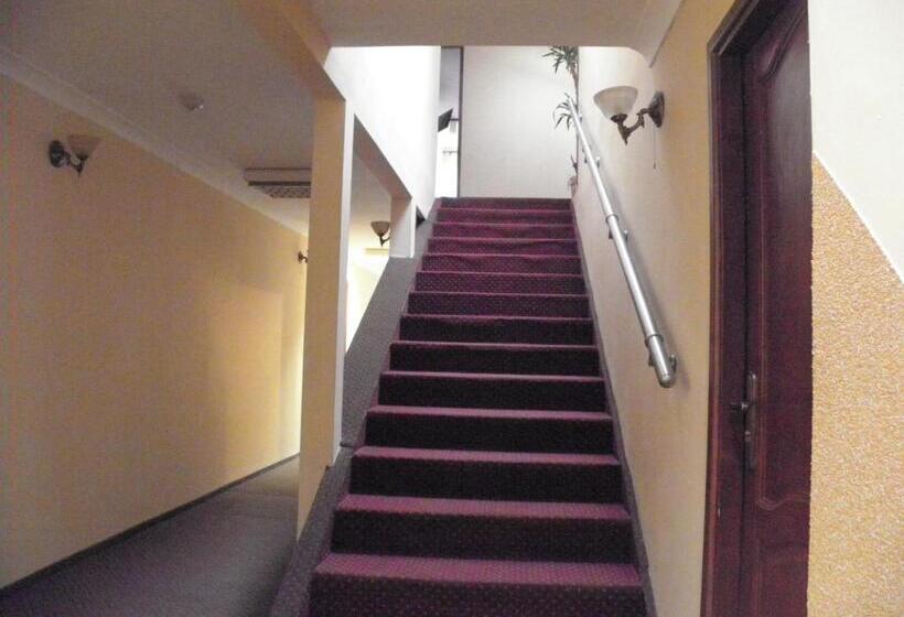 اتاق استاندارد یک نفره, Motel Tower