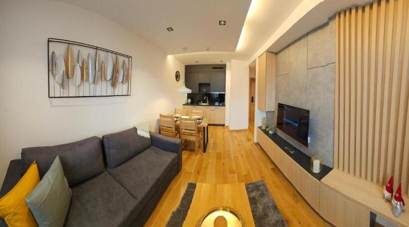 آپارتمان 1 خوابه با چشم‌انداز, Apart Hotel Zlatni Javor, Apartment 410
