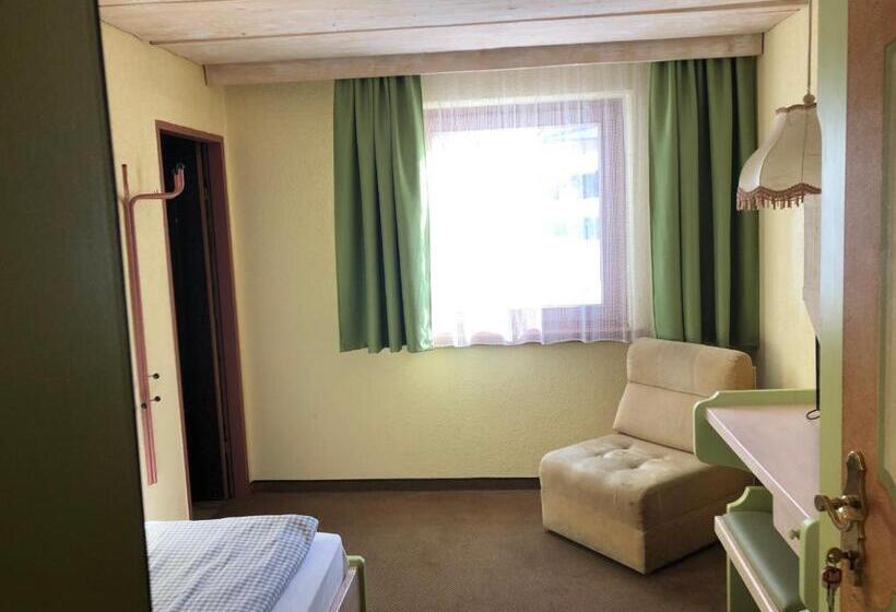 اتاق عادی یک تخته, B&b In Seefeld