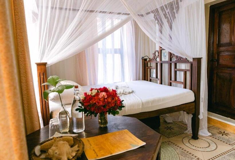 اتاق استاندارد یک تخته با سرویس بهداشتی مشترک, Caravan Serai Amour