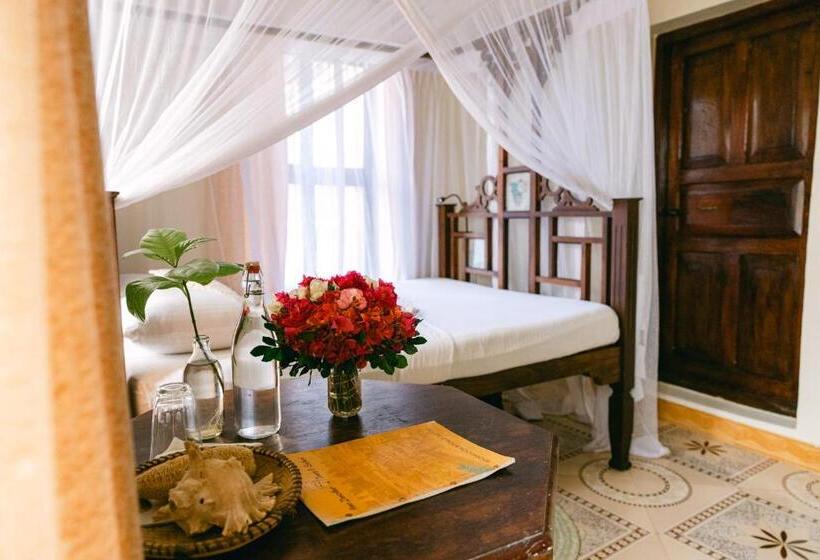 اتاق استاندارد یک تخته با سرویس بهداشتی مشترک, Caravan Serai Amour