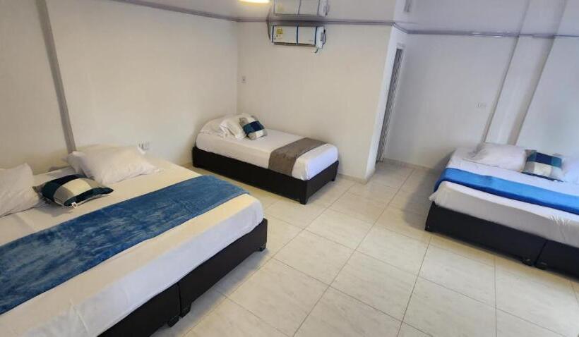 استودیوی استاندارد, Edificio Regata Inn