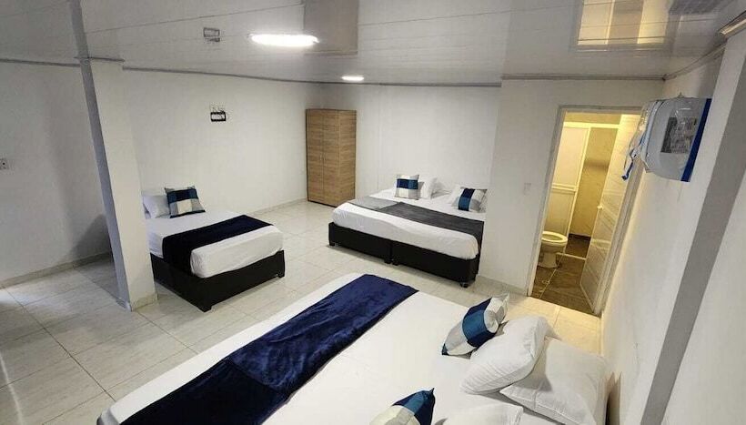 استودیوی استاندارد, Edificio Regata Inn