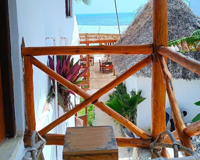 اتاق اساندارد با چشم‌انداز جانبی به دریا, Ha Beach Hotel Zanzibar