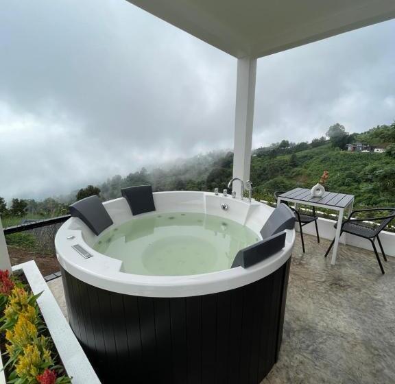 اتاق استاندارد با تخت بزرگ, Above The Clouds   Chiang Rai