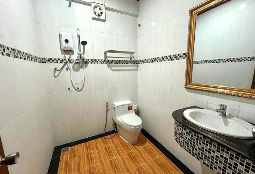 اتاق لوکس, Hong Pep