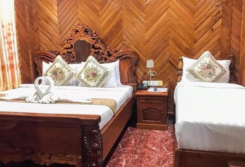 اتاق لوکس خانوادگی, Hong Pep