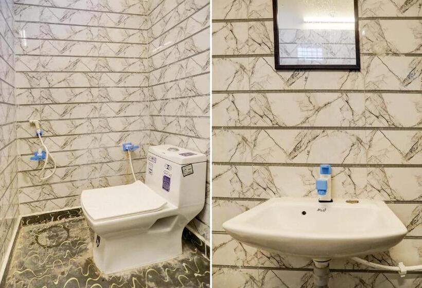 اتاق کلاسیک سه تخته, Oyo Hotel Divine