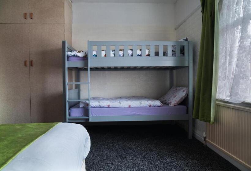 اتاق استاندارد چهار تخته, Amarillys Guest House