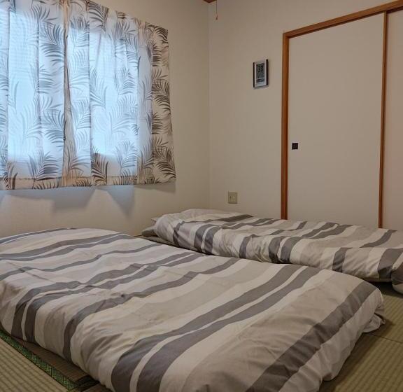 اتاق خانوادگی, Anna S House 駐車無料