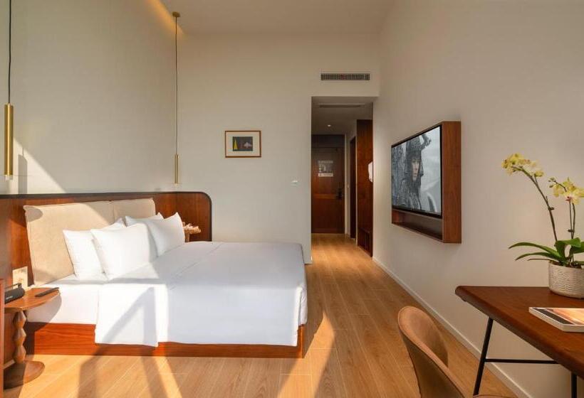 اتاق لوکس با تخت بزرگ, Wuyu Hotel, Smart Park & Happy Valley Jinshansi Metro