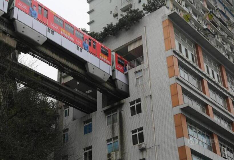 اتاق لوکس با تخت بزرگ, Wuyu Hotel, Smart Park & Happy Valley Jinshansi Metro
