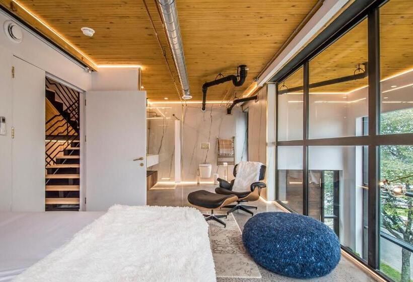 اتاق لوکس, Luxury Bnb   Halifax Rooftop   The Sunrise Room