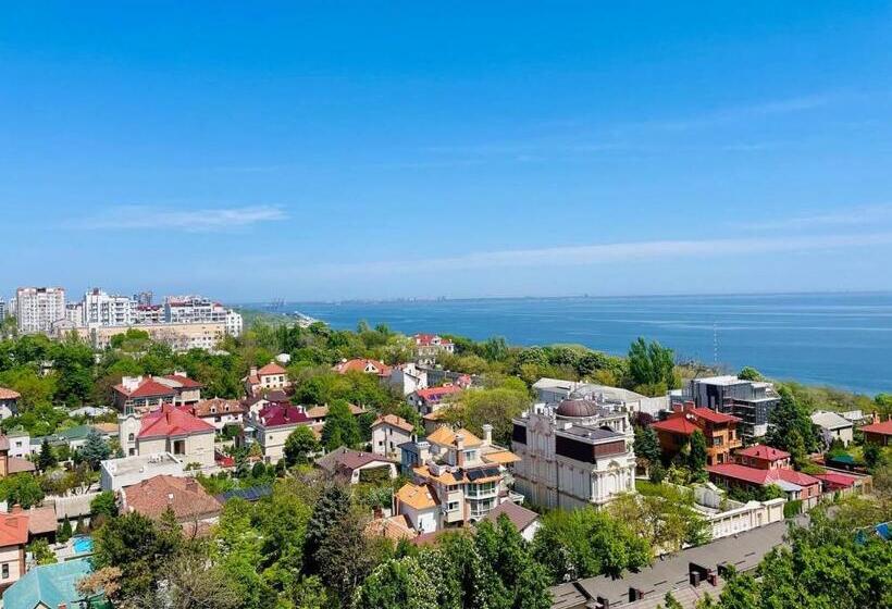 اتاق استاندارد با بالکن, біла акація