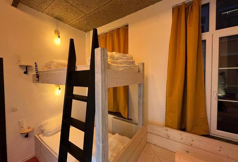 اتاق خانوادگی, Bed Pepin