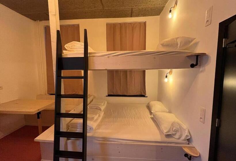 اتاق خانوادگی, Bed Pepin