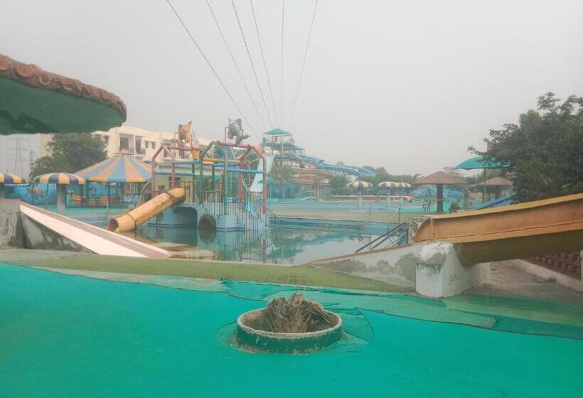 اتاق استاندارد, Maharajgarh Resorts At Splash Fun Park Hisar