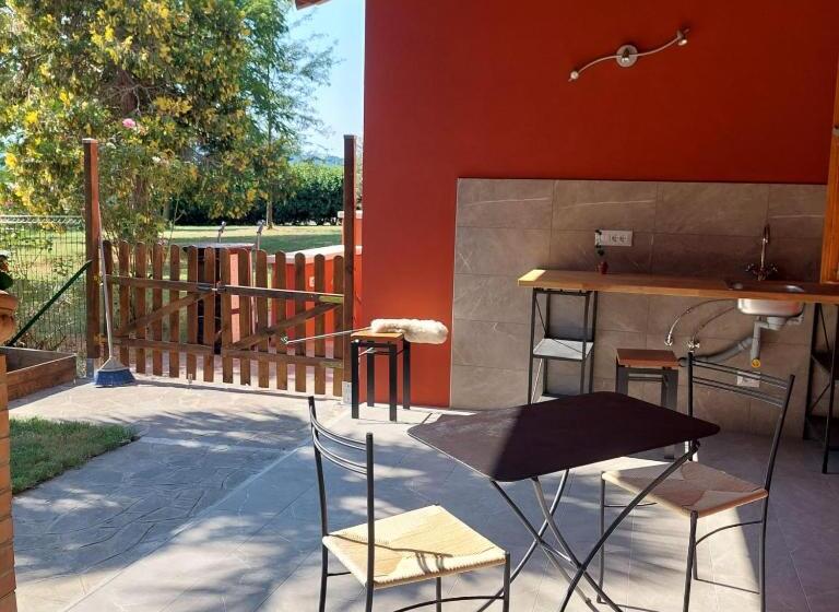 اتاق استاندارد با تخت بزرگ برای معلولان, Il Conte Di Montechiaro Rural B&b