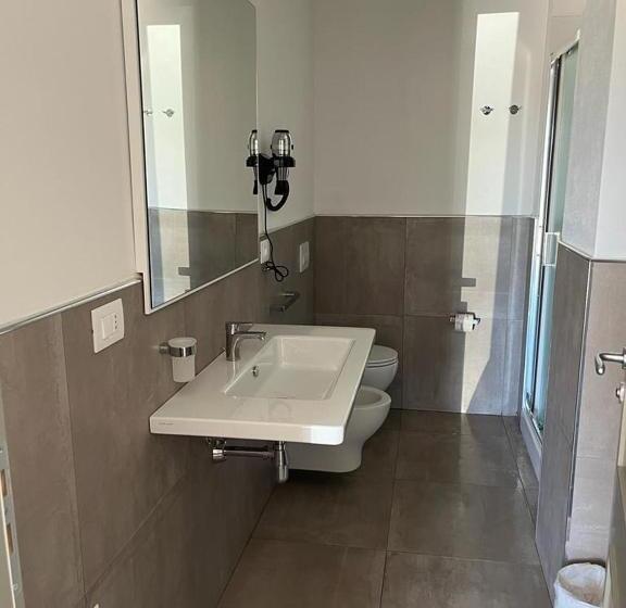 اتاق استاندارد چهار تخته, Policaretto Rooms