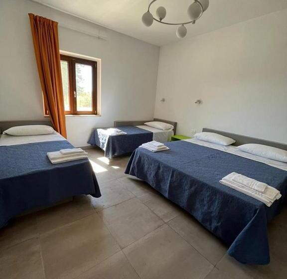 اتاق استاندارد چهار تخته, Policaretto Rooms