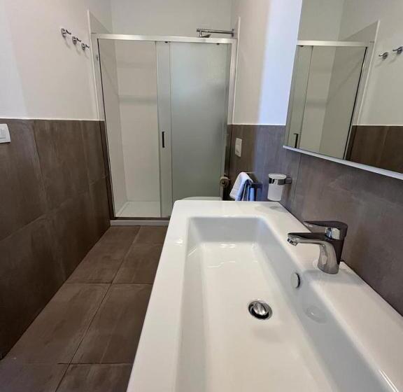 اتاق استاندارد یک نفره, Policaretto Rooms