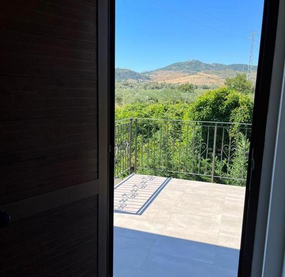 اتاق سوپریور خانوادگی, Policaretto Rooms