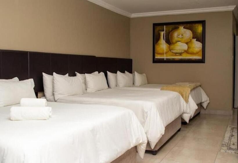 اتاق استاندارد سه نفره, Tony S Guest House 2