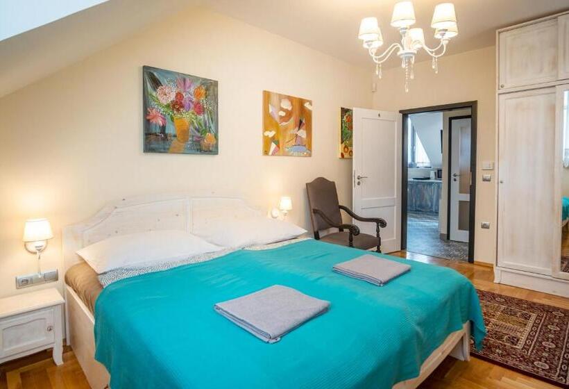 سوئیت 2 خوابه, Kiss Henézi Guest House