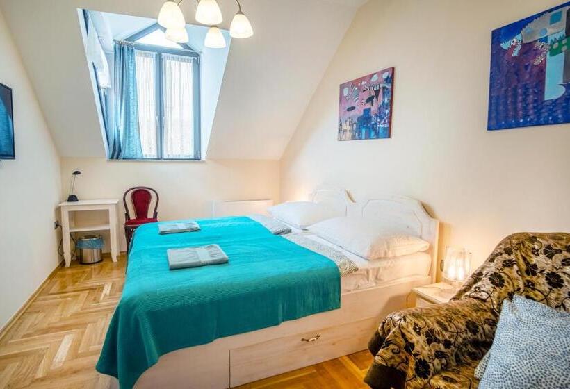 سوئیت 2 خوابه, Kiss Henézi Guest House