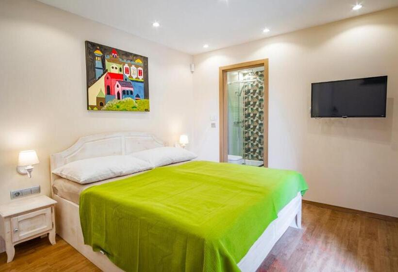 اتاق استاندارد, Kiss Henézi Guest House